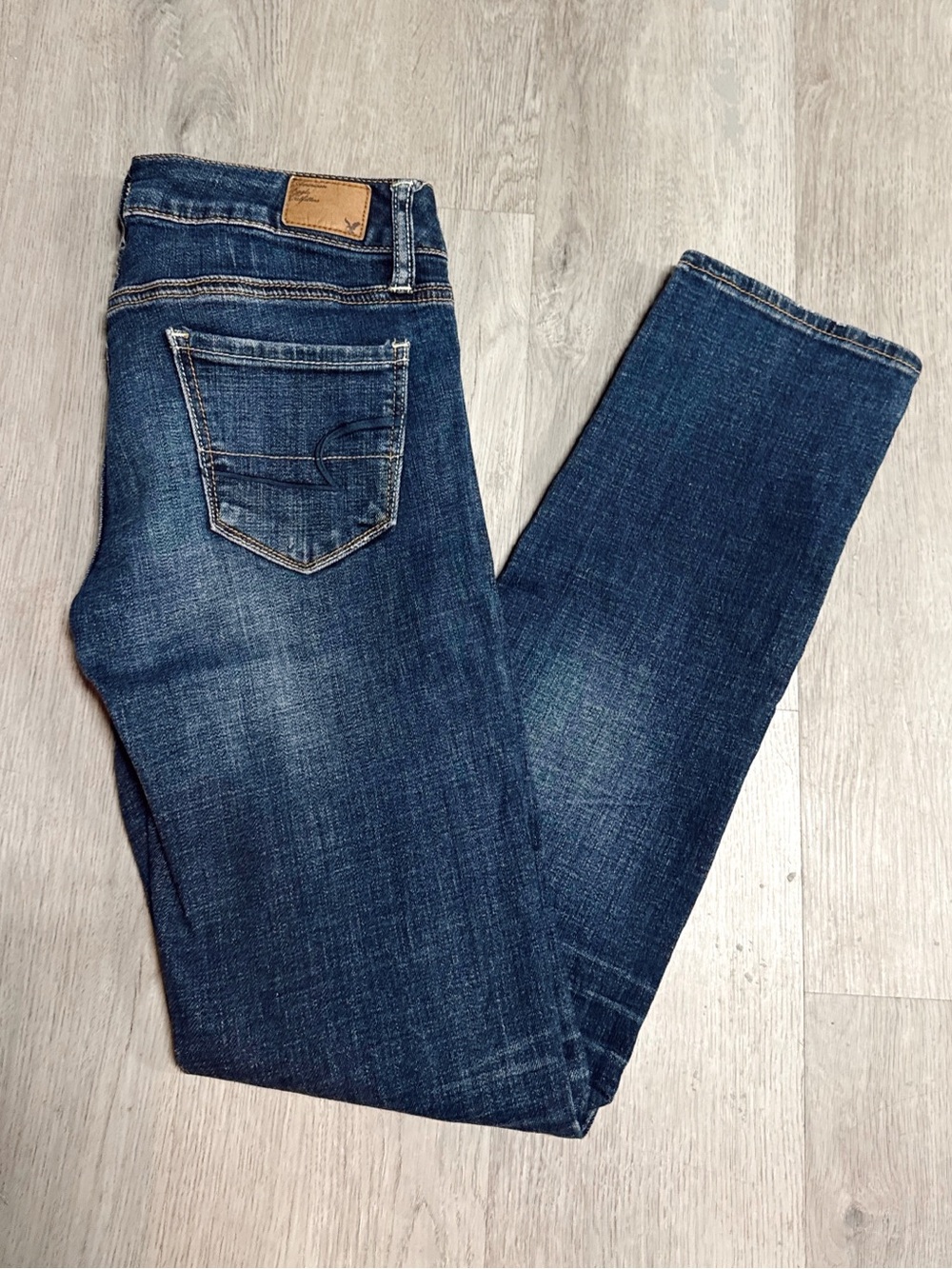 •AMERICAN EAGLE• SKINNY JEANS